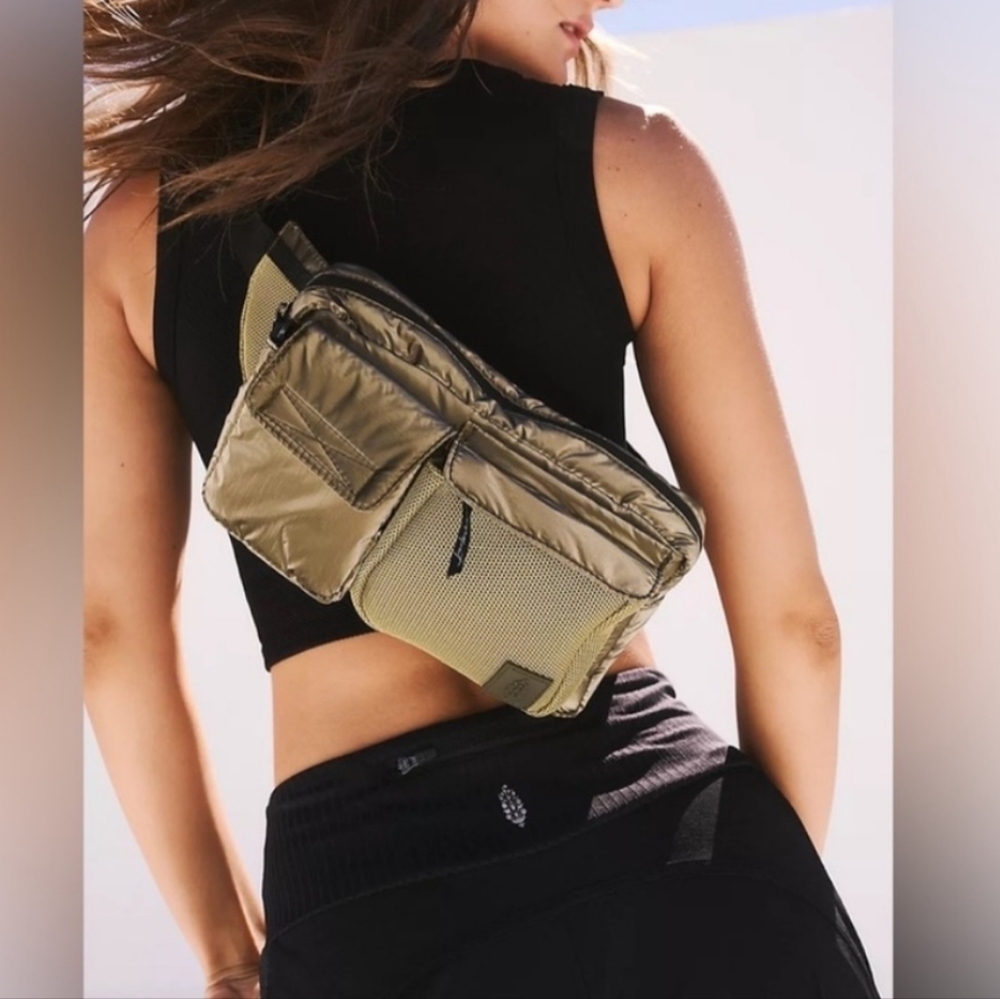 Free People Movement Black sling or fanny pack bag Travel Gym Athleasure One Sz